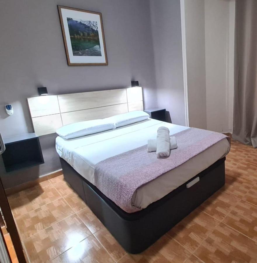 Hostal Miami Madrid Exterior photo